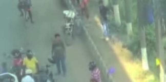 মা উড়ালপুলে ৮০ ফুট নিচে ছিটকে পড়লেন বাইক আরোহী maa flyover accedent