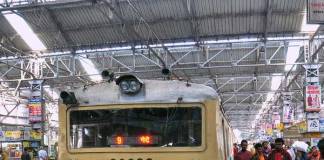 বন্ধ ১৯০ লোকাল ট্রেন, সচল থাকবে মেট্রো