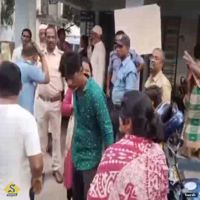 Child-Referrer,-Dhundhumar-Maldar-Health-Centre,-Doctor-Harassment