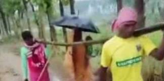 বেহাল রাস্তা, খাটিয়ায় রোগী বইলেন পরিজন