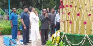 গান্ধীজয়ন্তীতে কলকাতায় রেলমন্ত্রী, শ্রদ্ধায় রাজ্যপাল-মুখ্যমন্ত্রী