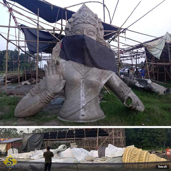 ‘বিশ্বের সবচেয়ে বড় দুর্গা’র মুখ বাঁধা কালো কাপড়ে