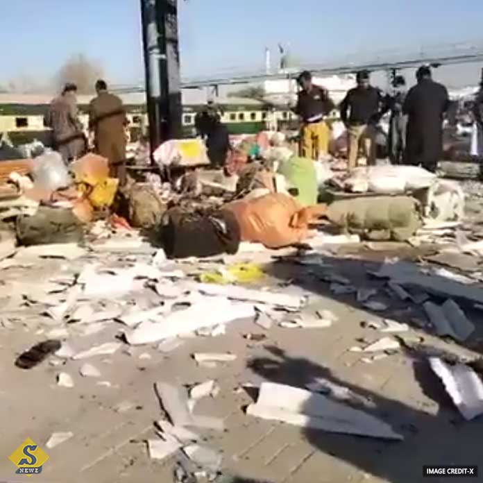 Death toll in bomb blasts in Pakistan is rising (1)