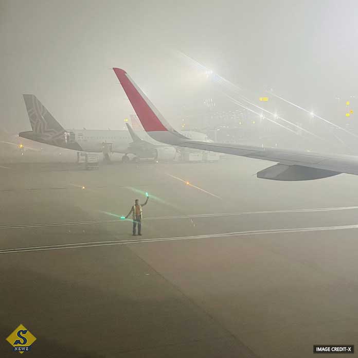 Delhi pollution at alarming levels, flights, trains delayed