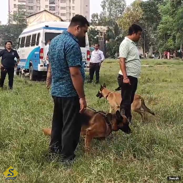 পাটুলিতে বল ভেবে খেলতে গিয়ে বোমা বিস্ফোরণ, জখম কিশোর
