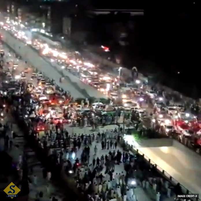 Pakistan on fire due to protests by Imran's party