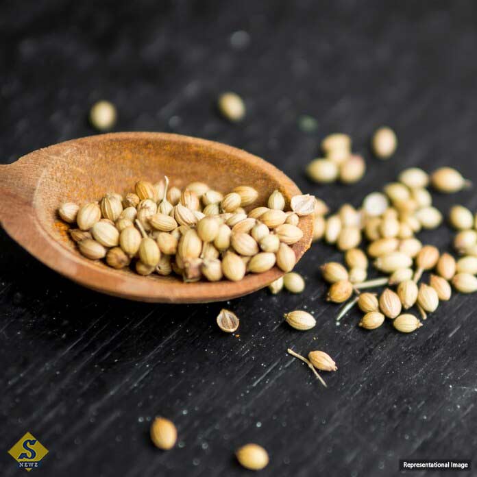 Tea with whole coriander Tea with whole coriander