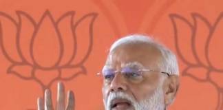 কাশ্মীরে আলাদা সংবিধানের ষড়যন্ত্র চলছে :মোদী