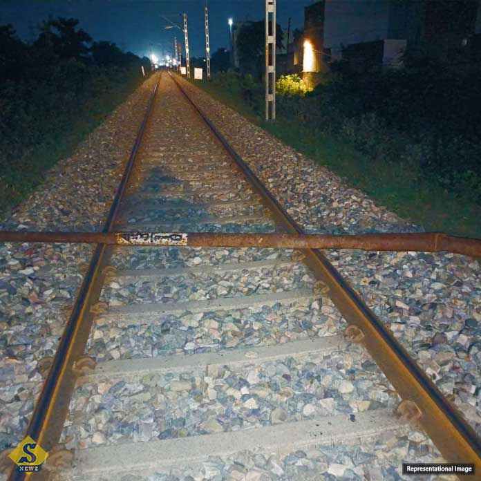 rail line a 25 ft rod