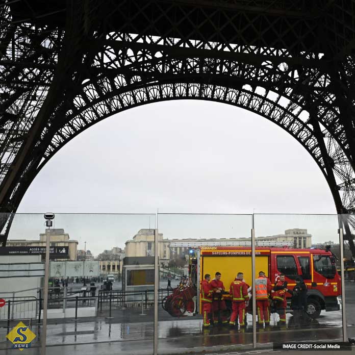 Fire-at-the-Eiffel-Tower