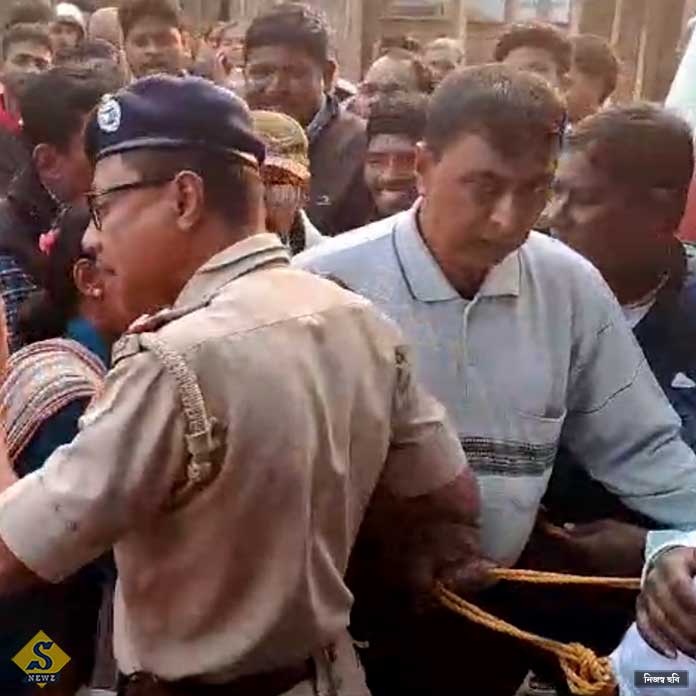 খেলার মাঠ বিক্রির চেষ্টা মাফিয়াদের, ধৃত ৬
