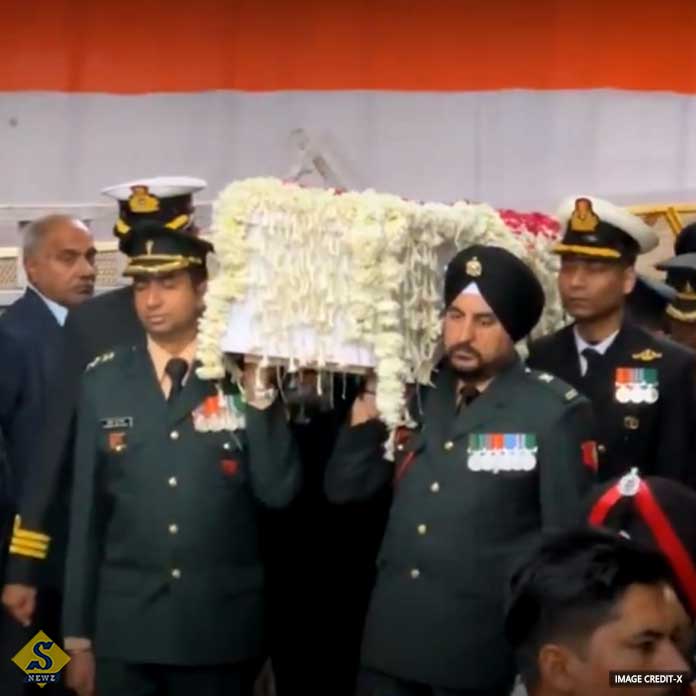 মনমোহন : কংগ্রেসের নোংরা রাজনীতি, পাল্টা কেন্দ্র 