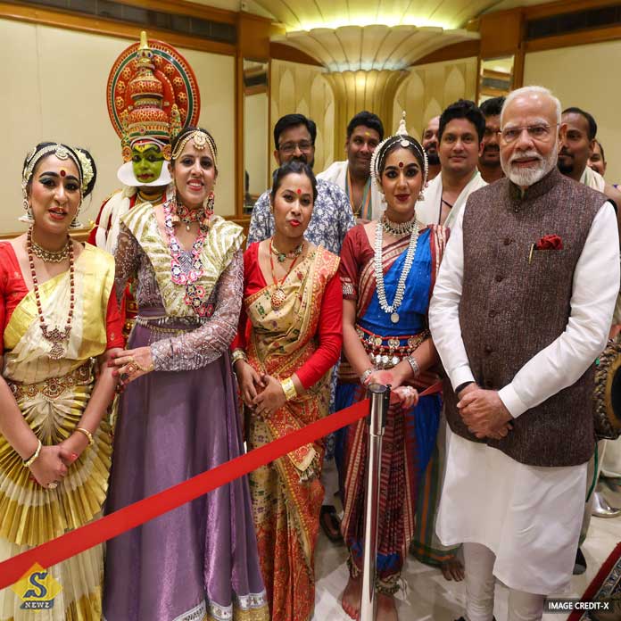 'Mini-India',-says-Modi-in-Kuwait-speech