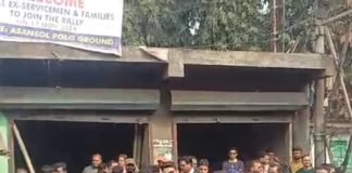 দোকানে তালা মারায় অভিযুক্ত তৃণমূলের শ্রমিক নেতা