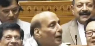 বিরোধীরা পকেটে সংবিধান নিয়ে ঘোরেন : রাজনাথ