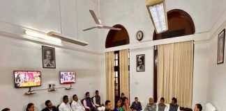 সংসদ অচলের বিরোধিতা, খাড়গের বৈঠকে গরহাজির তৃণমূল