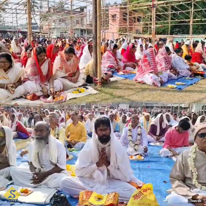 Violence-on-the-other-side,-Gita-recitation-in-thousands-of-voices-in-Gobardanga