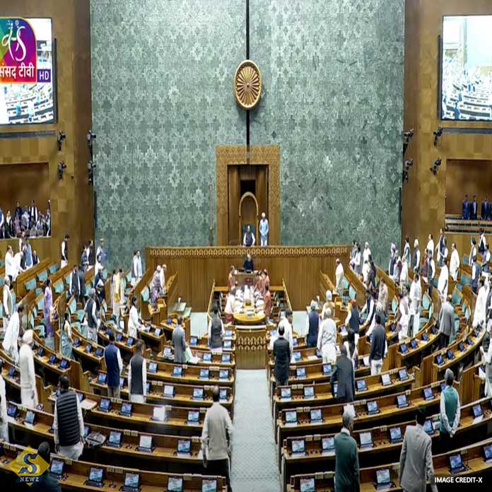 ‘উই ওয়ান্ট জাস্টিস’ স্লোগান লোকসভায়, অচল রাজ্যসভাও