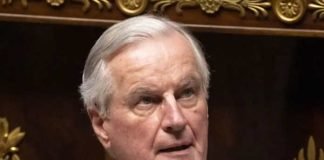 ৩ মাসে আস্থা হারিয়ে পদত্যাগ ফ্রান্সের প্রধানমন্ত্রীর