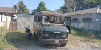 ময়নাগুড়িতে শ্লীলতাহানিকাণ্ডে পুলিশের গাড়িতে আগুন-কাঁদানে গ্যাস