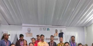 প্রাক্তন মাওবাদীদের সঙ্গে সাক্ষাৎ শাহের