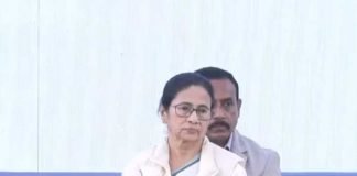ইনফোসিসের ক্যাম্পাসে যেন শান্তি বিঘ্নিত না হয়, সওকতকে হুঁশিয়ার মমতার