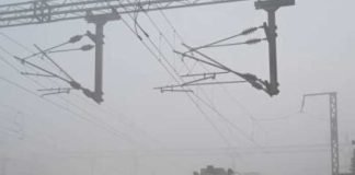 কুয়াশার দাপটে দিল্লিতে ২০০ বিমান ব্যাহত, বিঘ্ন ট্রেন