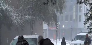 তুষারঝড়ে বিপর্যস্ত আমেরিকা, বাতিল ২১০০ বিমান