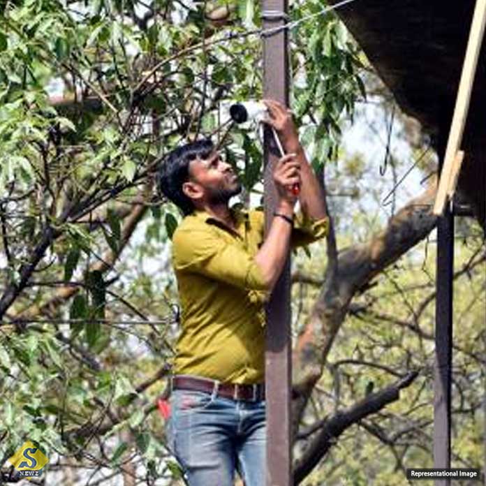 Chinese-CCTV-in-Delhi,-BJP,-Congress-also-protest