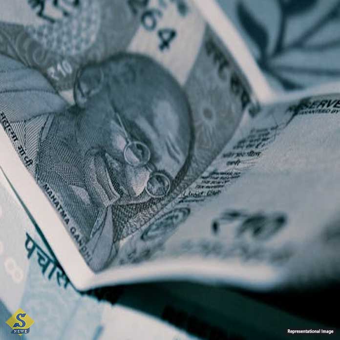 ইতিহাসের সর্বনিম্ন দরপতন ভারতীয় টাকার