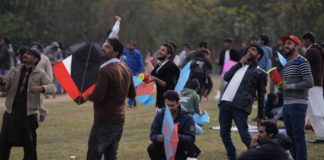 ঘুড়ি ওড়ানো নিষিদ্ধ পাকিস্তানে