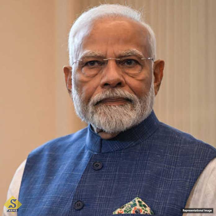দিল্লিতে মদ সহজলভ্য, পানীয় জল নয় : মোদী 