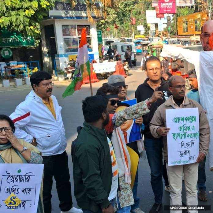 Public-opinion-against-BJP,-Congress-in-nationwide-agitation