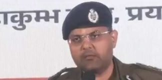 পুণ্যার্থীদের উপরে জনতা, পদপিষ্টের বর্ণনা পুলিশের