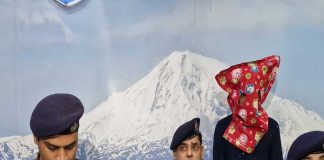 নারীকণ্ঠে প্রতারণা, রাজারহাটে গ্রেফতার যুবক