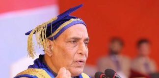 স্বপ্নপূরণের জন্য তরুণদের বিদেশে যাত্রার দরকার নেই: রাজনাথ