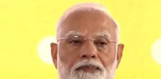 চা-ওয়ালাই চায়ের স্বাদ ভালো বোঝে : মোদী