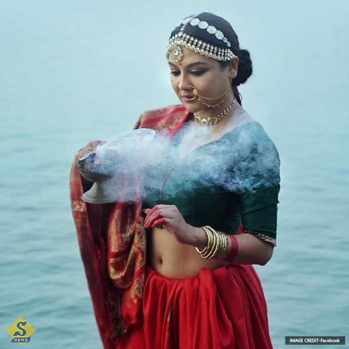 বেনারসিতে উত্তাপ ছড়ালেন জয়া