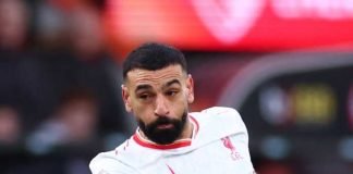 মেসির পাশে সালাহ