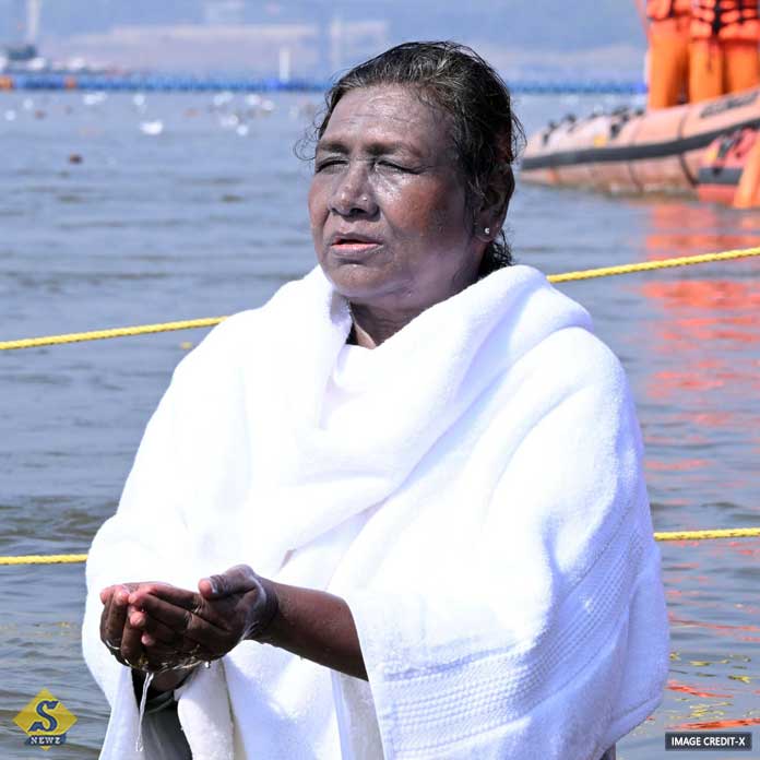President-Draupadi-Murmu-takes-holy-dip-at-Mahakumbh