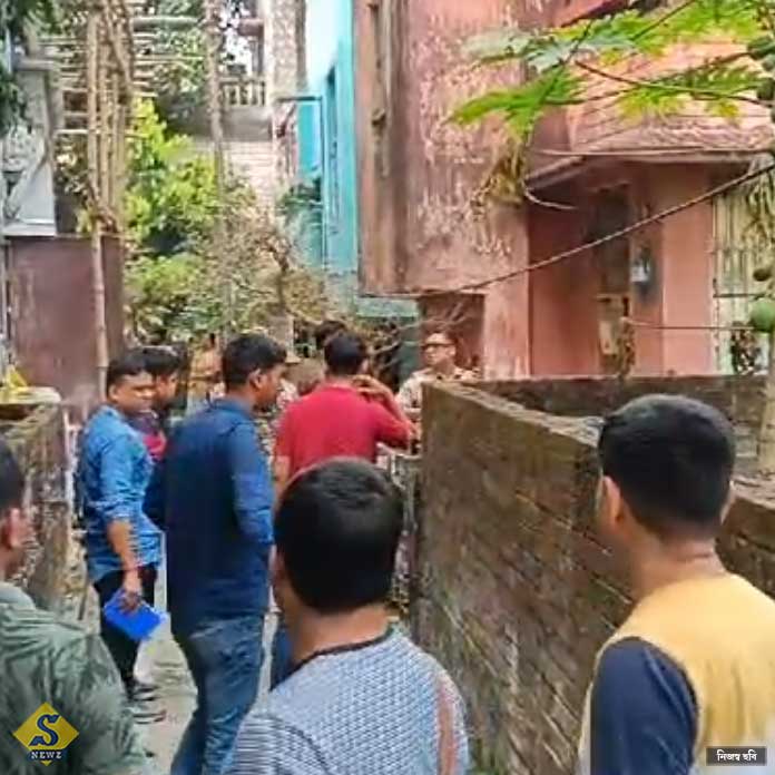 রাত বাড়লেই আনাগোনা বাড়ত অপরিচিতদের, দাবি প্রতিবেশীদের