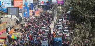 ৩০০ কিলোমিটার যানজটে অবরুদ্ধ কুম্ভের পথ!