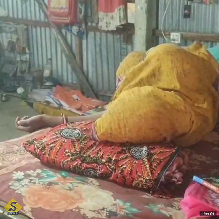 কু-প্রস্তাবে না, আইসিডিএস কর্মীকে অ্যাসিড