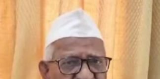 কেজরিওয়ালের হারে আক্ষেপ গুরু আন্না হাজারের