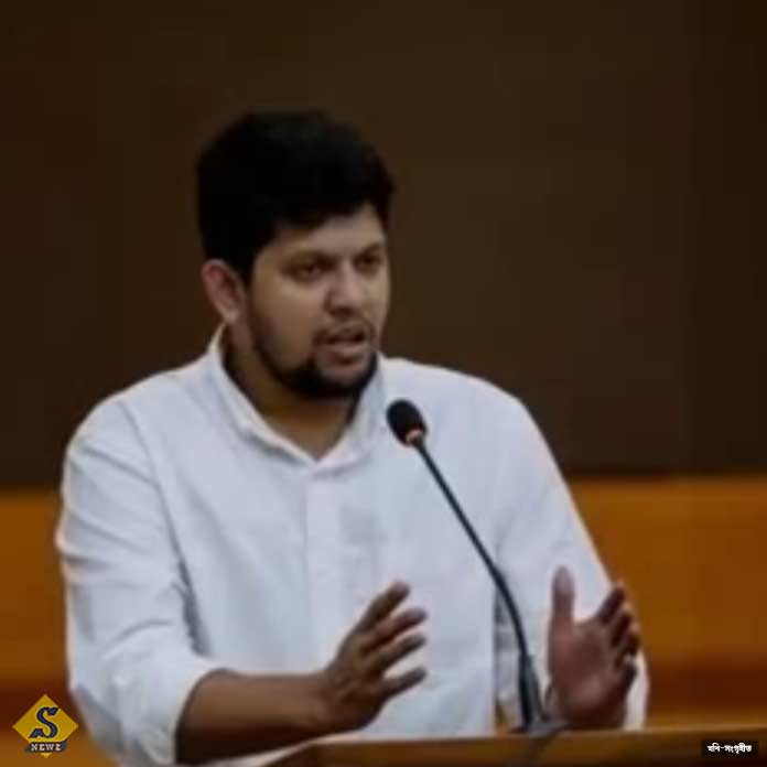 ৩২ ধানমন্ডি ভাঙচুর, সরকারের বিপরীতে উপদেষ্টা মাহফুজ 