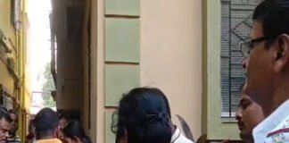 বাঘাযতীনে মাকে খুন করে ৯ লাখ ট্রান্সফার ছেলের!