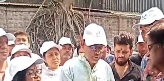 ভুতুড়ে ভোটার ধরতে বাড়ি বাড়ি কাউন্সিলর নিবেদিতা শর্মা