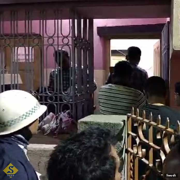 পর্ণশ্রীতে বাবা মেয়ের ঝুলন্ত দেহ উদ্ধারে চাঞ্চল্য