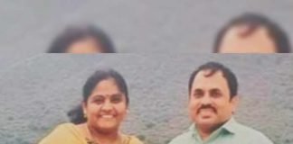 ঝুলছে বাবা-মায়ের দেহ, পাশের ঘরে ২ পুত্র