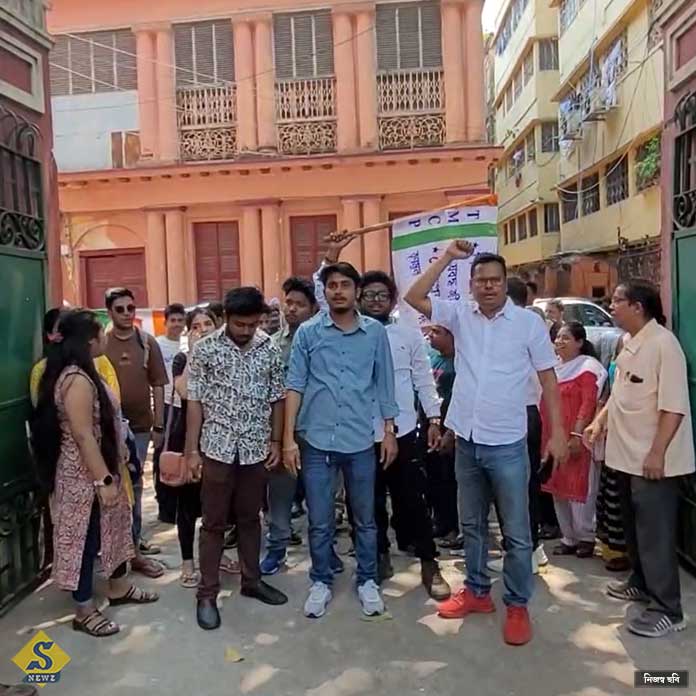 Protesters-adamant-over-Rabindra-Bharati-VC's-resignation